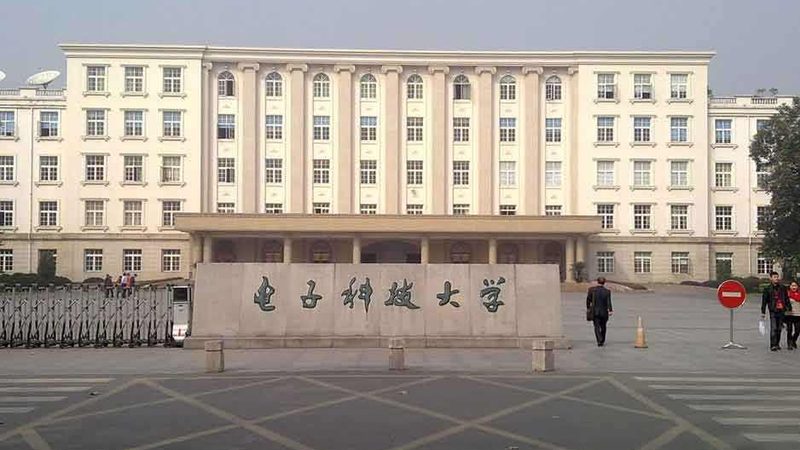 电子元器件采购与普通采购：本质差异与关键考量**