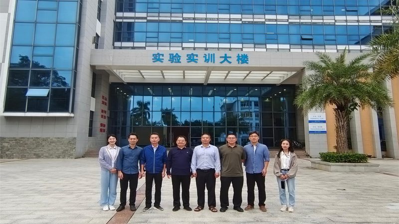 PCB打样板材价格差异解析：揭秘成本构成与选择要点